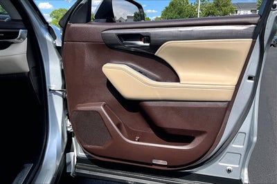 2022 Toyota Highlander Hybrid Limited