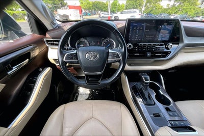 2022 Toyota Highlander Hybrid Limited