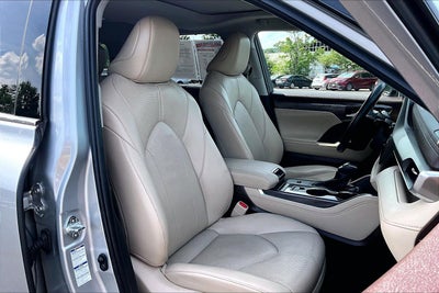 2022 Toyota Highlander Hybrid Limited