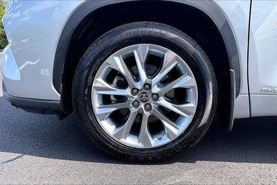 2022 Toyota Highlander Hybrid Limited