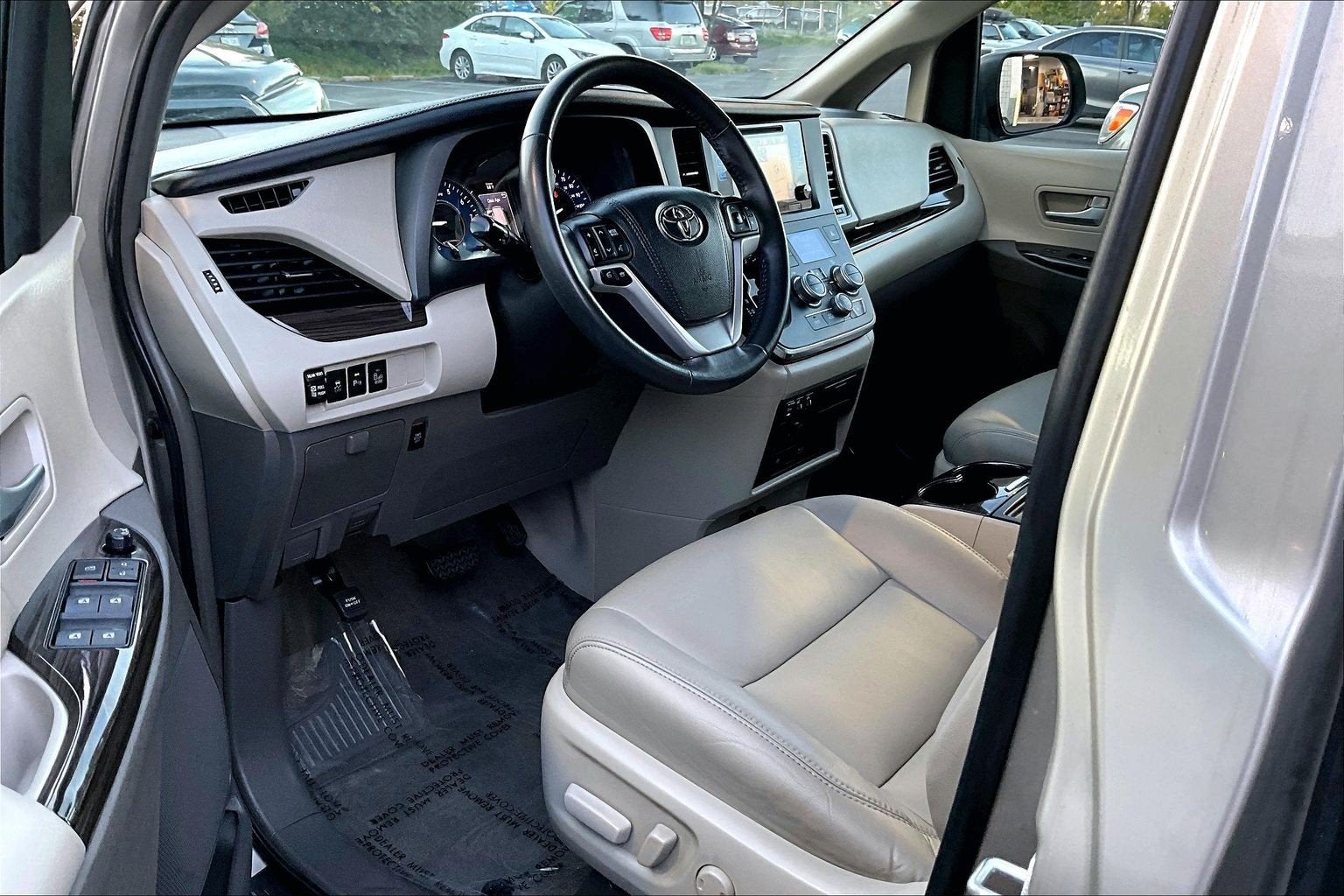2016 Toyota Sienna XLE Premium
