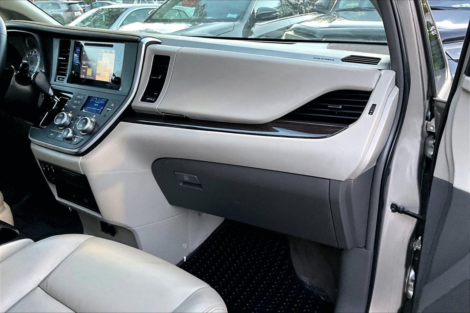 2016 Toyota Sienna XLE Premium