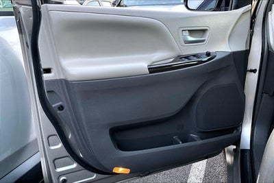 2016 Toyota Sienna XLE Premium