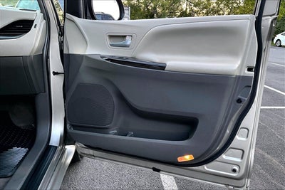 2016 Toyota Sienna XLE Premium