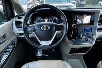 2016 Toyota Sienna XLE Premium