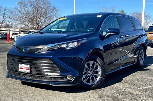 2025 Toyota Sienna XLE