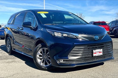2025 Toyota Sienna XLE