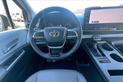 2025 Toyota Sienna XLE