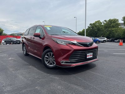 2023 Toyota Sienna XLE