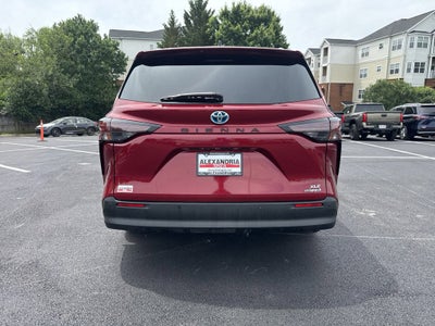 2023 Toyota Sienna XLE