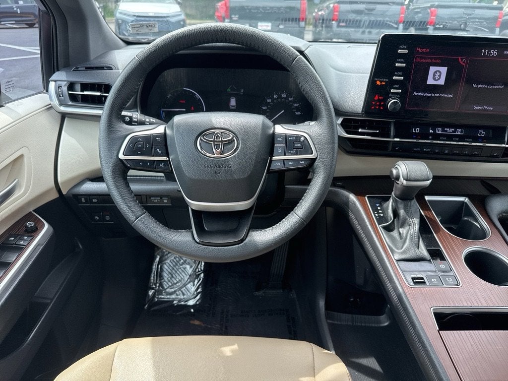 2023 Toyota Sienna XLE