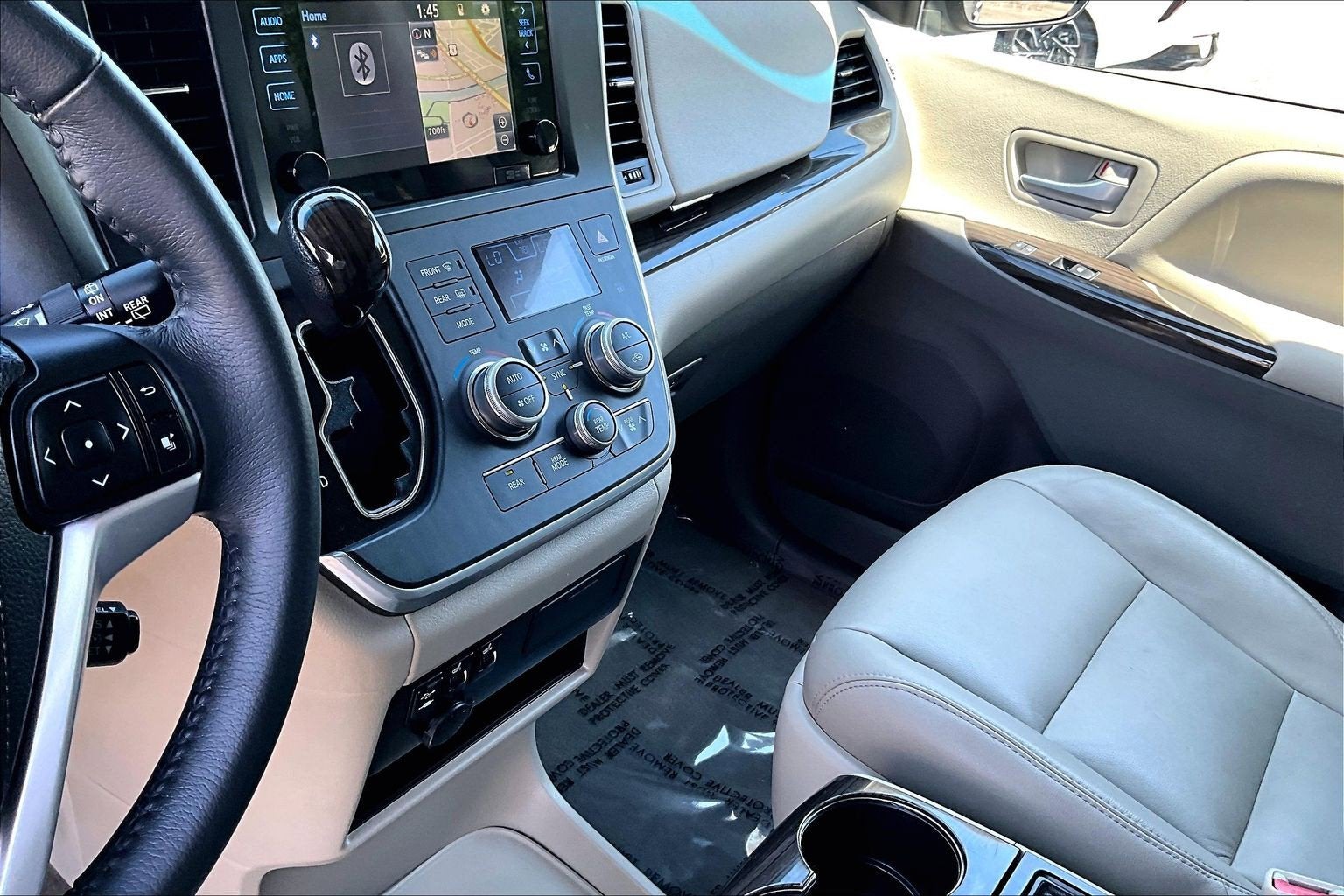 2017 Toyota Sienna XLE