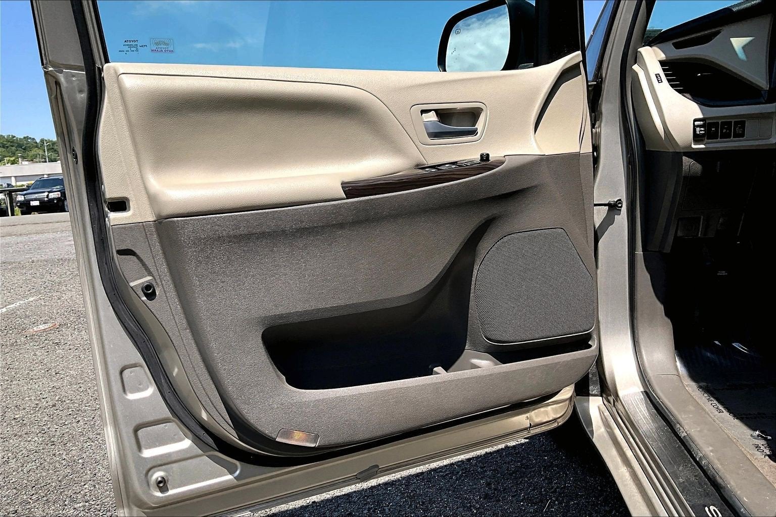 2017 Toyota Sienna XLE