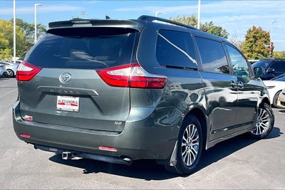 2018 Toyota Sienna XLE