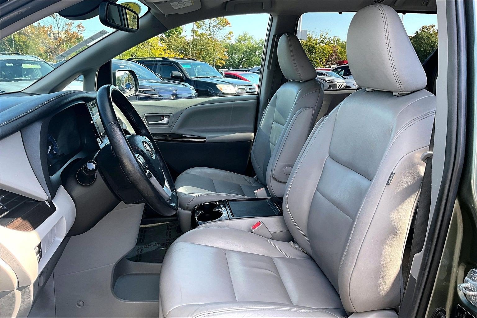 2018 Toyota Sienna XLE