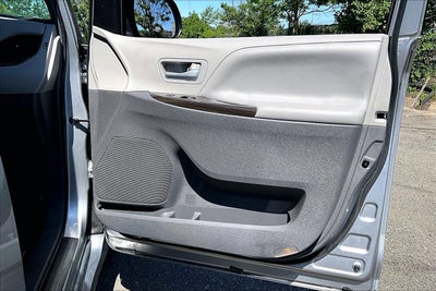 2018 Toyota Sienna XLE Premium
