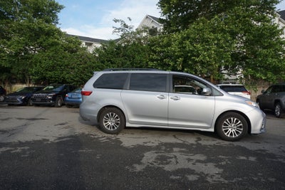 2018 Toyota Sienna XLE Premium