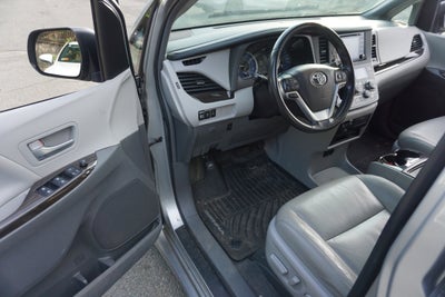 2018 Toyota Sienna XLE Premium