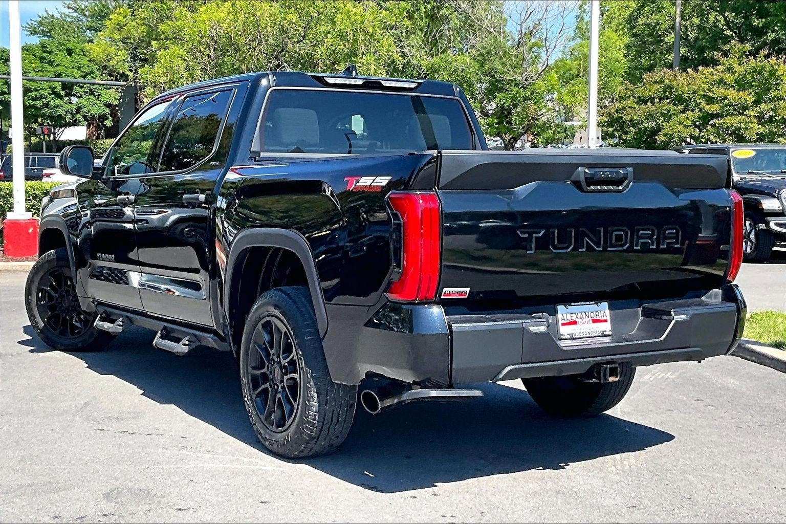 2023 Toyota Tundra 4WD SR5