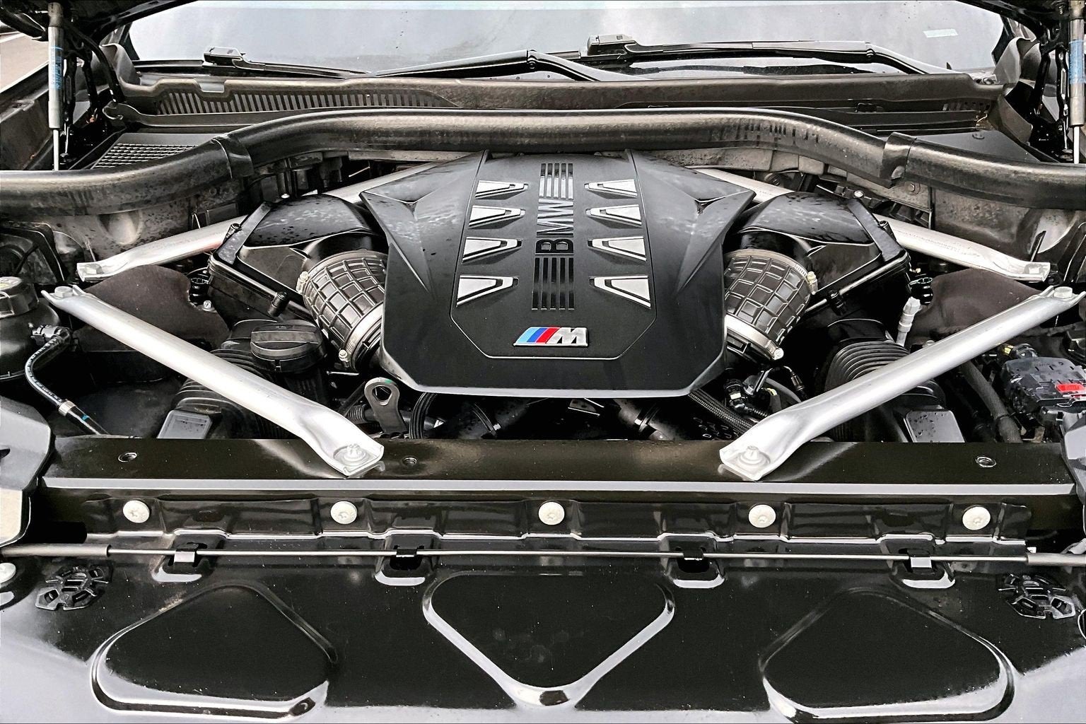 2024 BMW X7 M60i