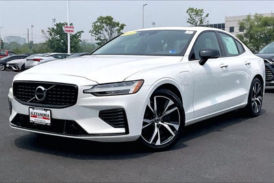 2021 Volvo S60 R-Design Expression