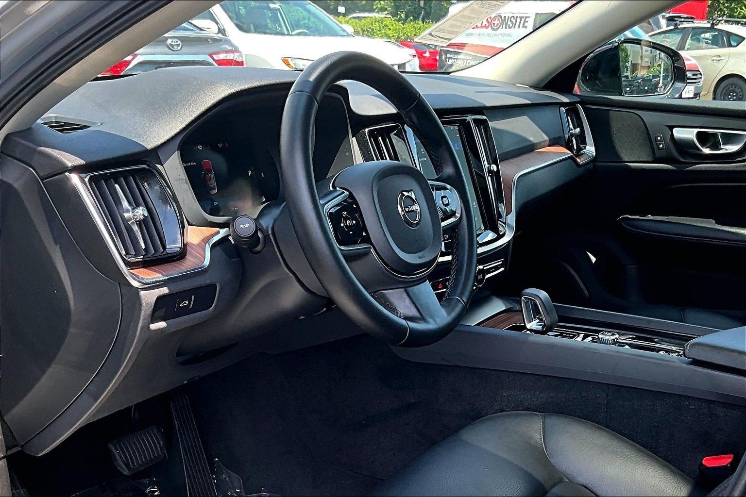 2025 Volvo S60 Plus