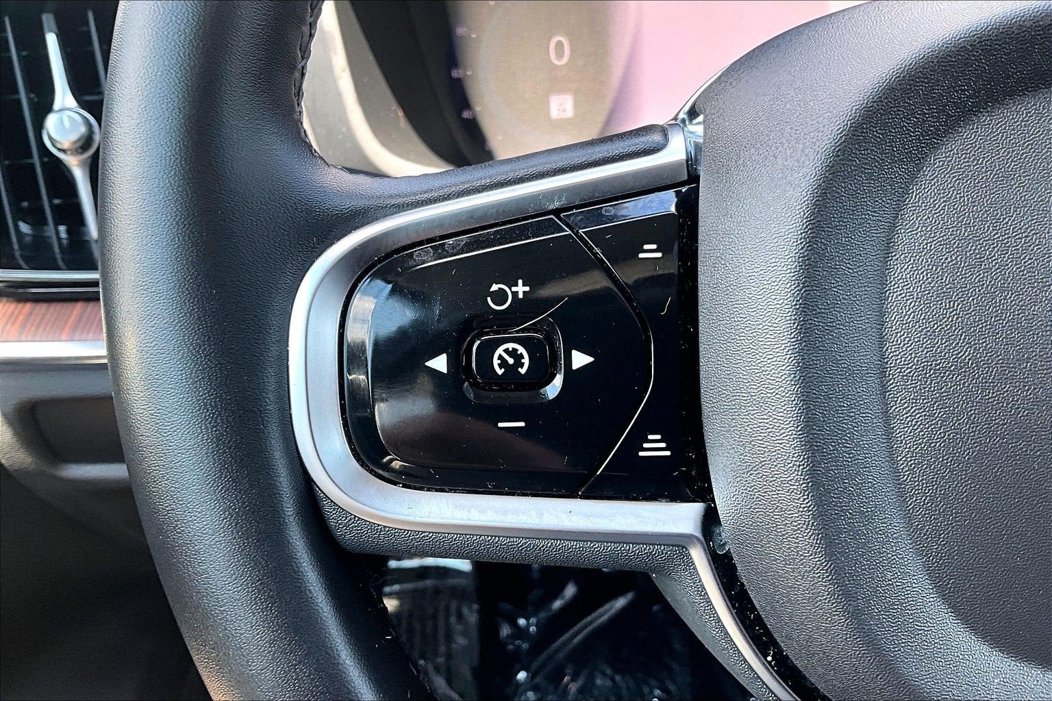 2025 Volvo S60 Plus