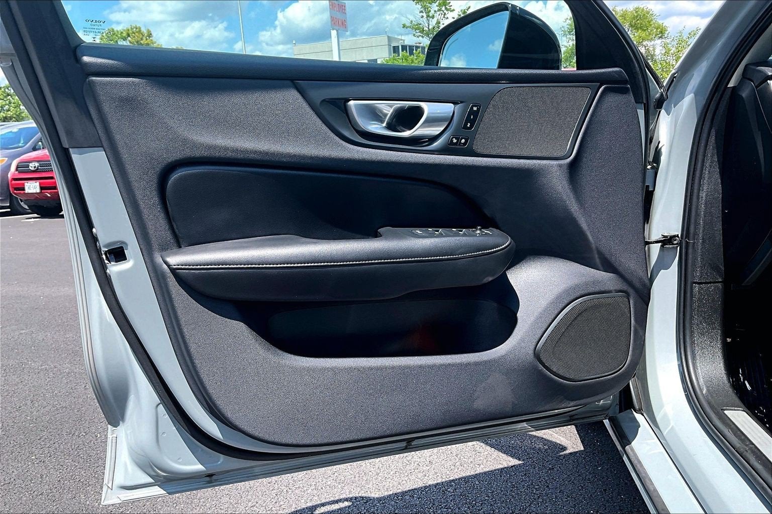 2025 Volvo S60 Plus