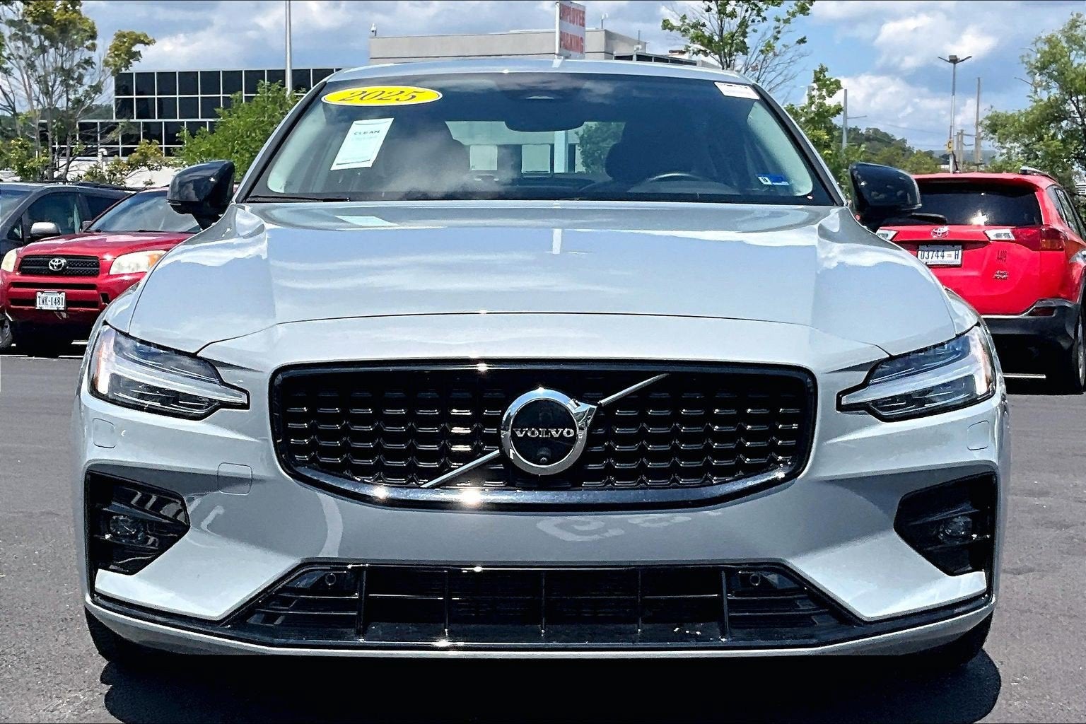 2025 Volvo S60 Plus