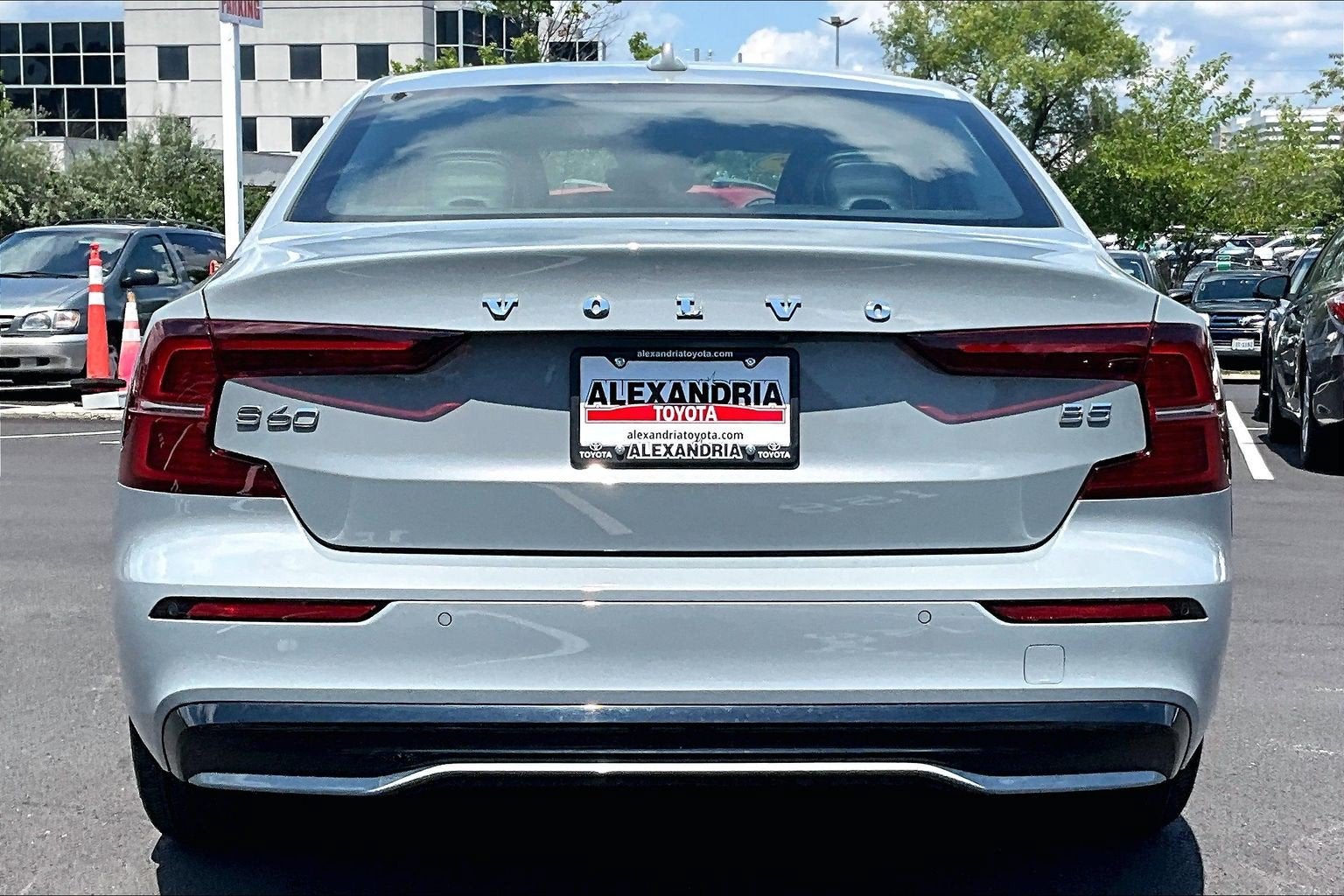 2025 Volvo S60 Plus