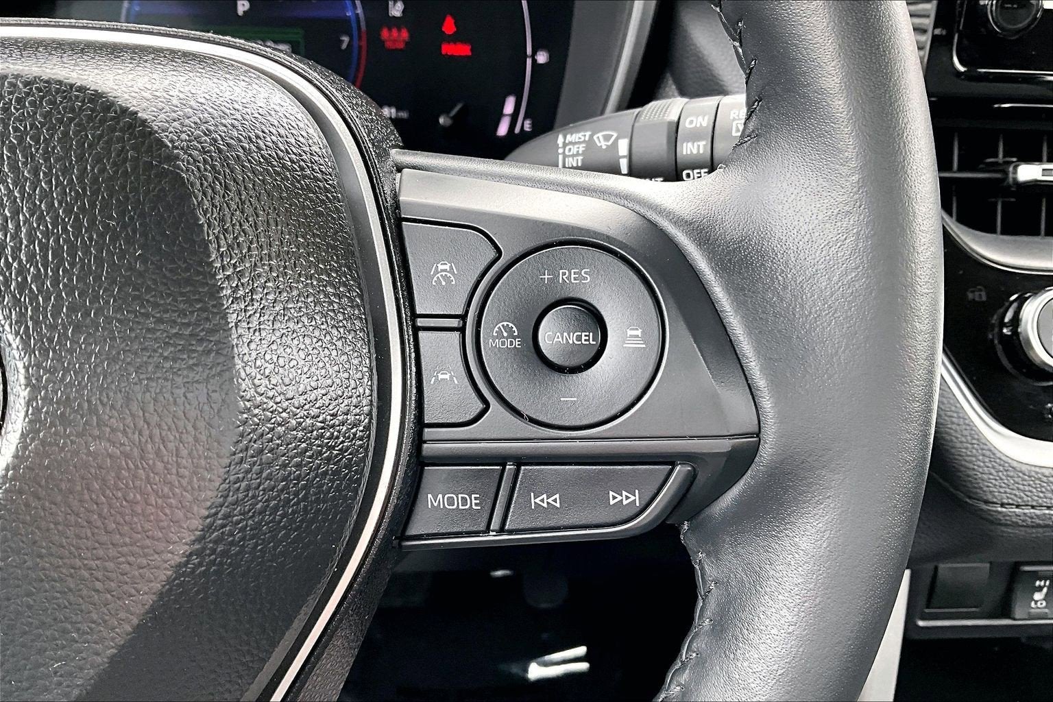 2025 Toyota Corolla Cross XLE