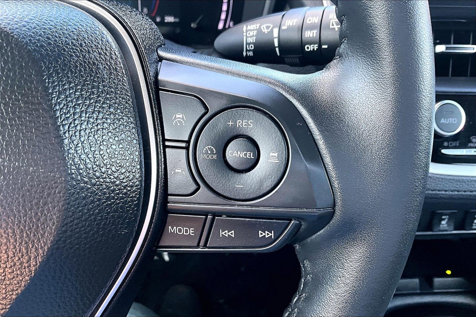 2025 Toyota Corolla Cross XLE