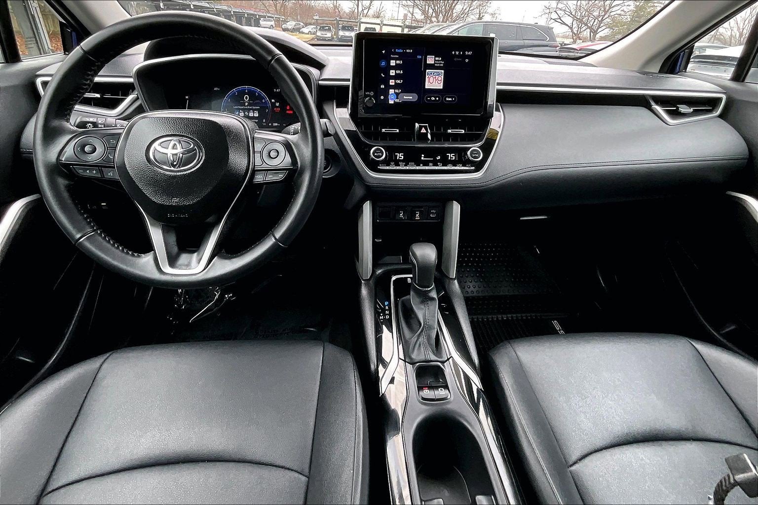 2025 Toyota Corolla Cross XLE