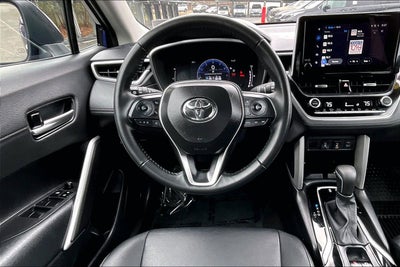 2025 Toyota Corolla Cross XLE