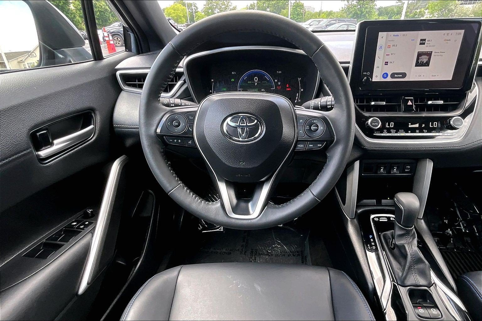 2024 Toyota Corolla Cross Hybrid XSE