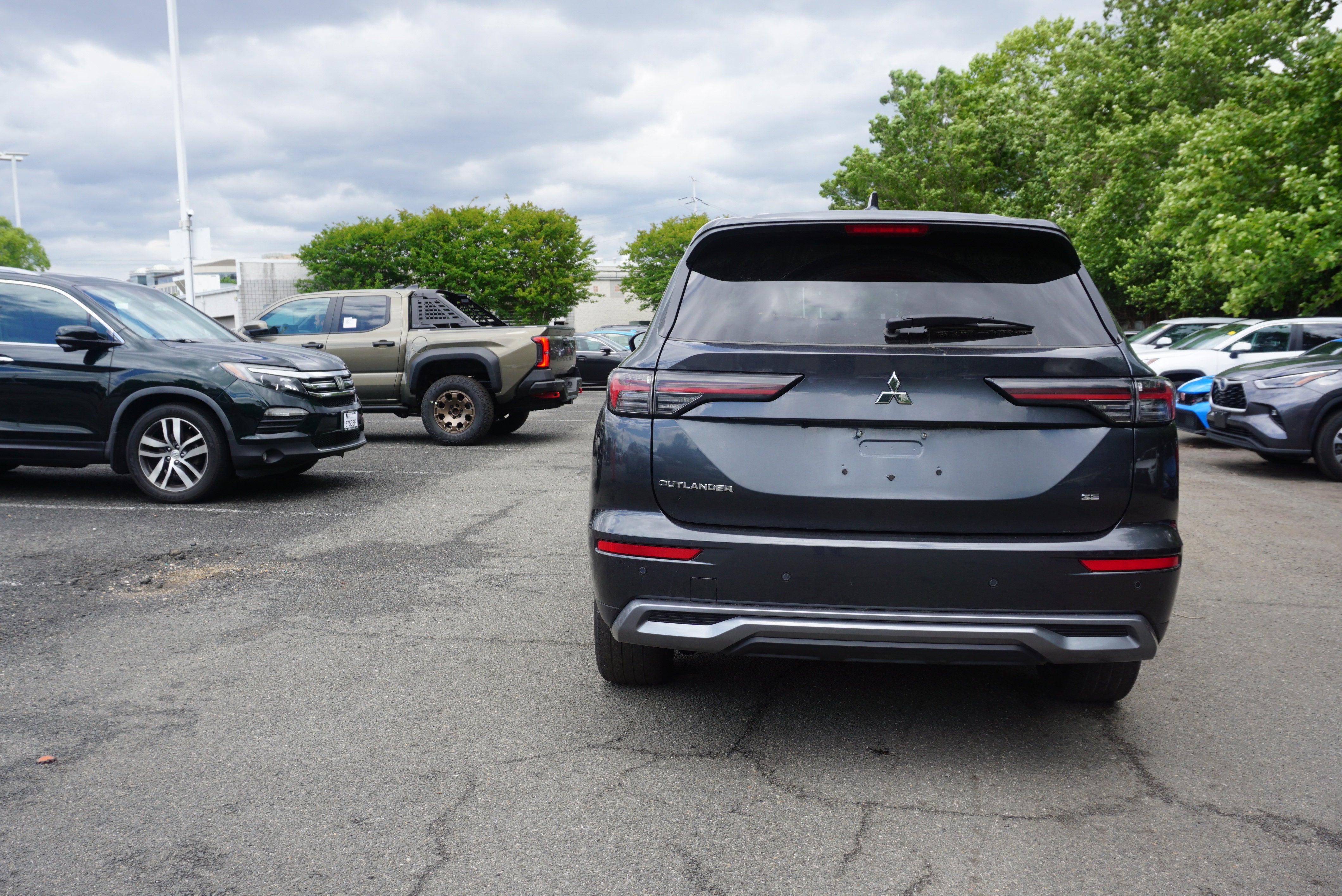 2025 Mitsubishi Outlander SE
