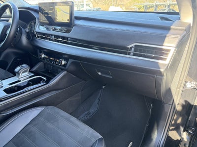 2025 Mitsubishi Outlander Base