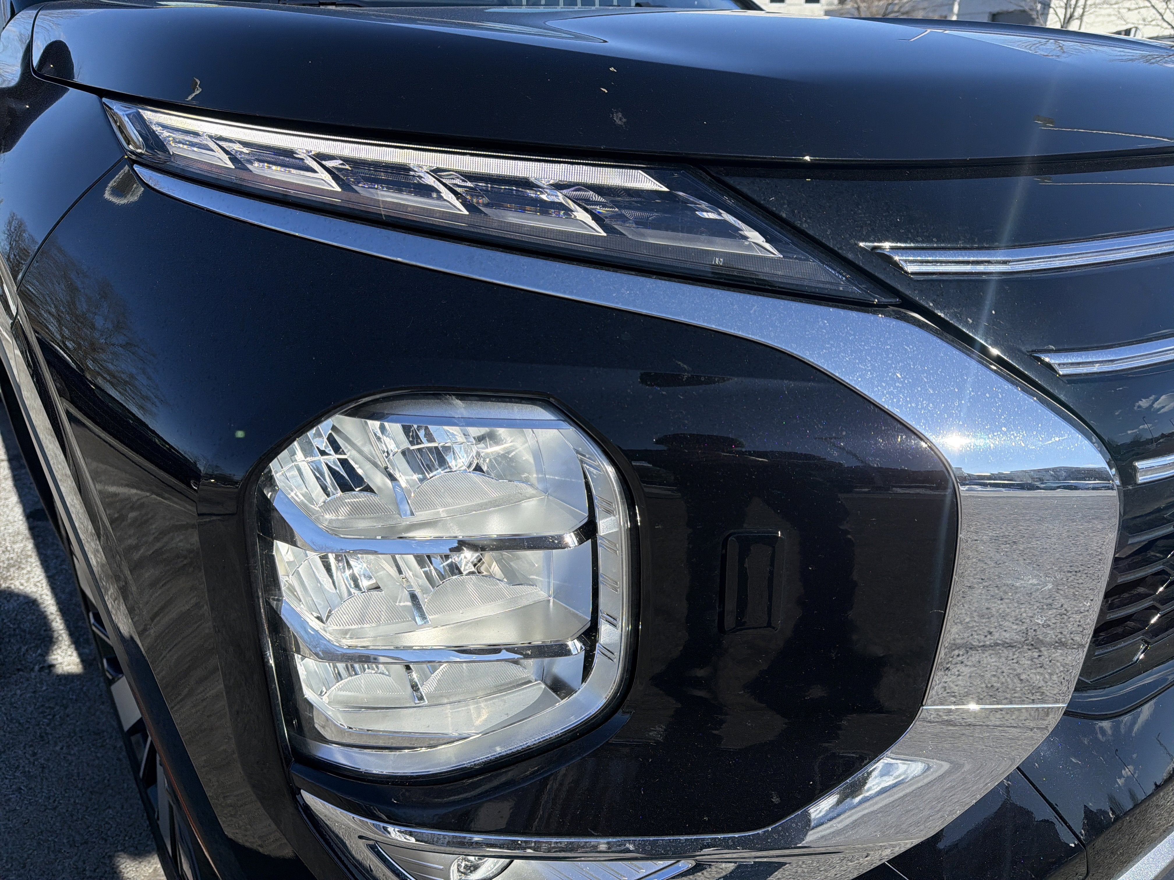 2025 Mitsubishi Outlander Base