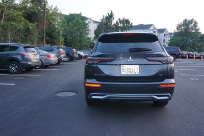 2025 Mitsubishi Outlander SE