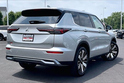 2025 Mitsubishi Outlander SE