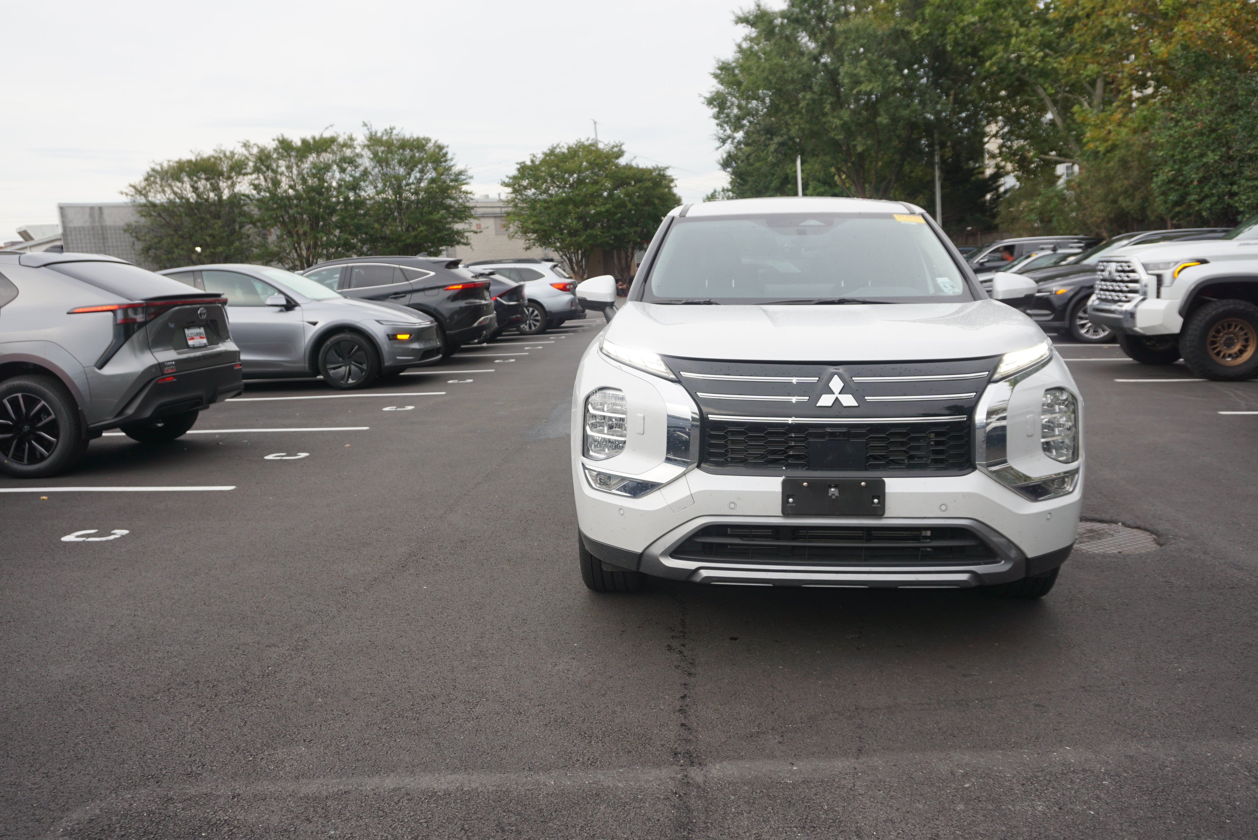 2025 Mitsubishi Outlander SE