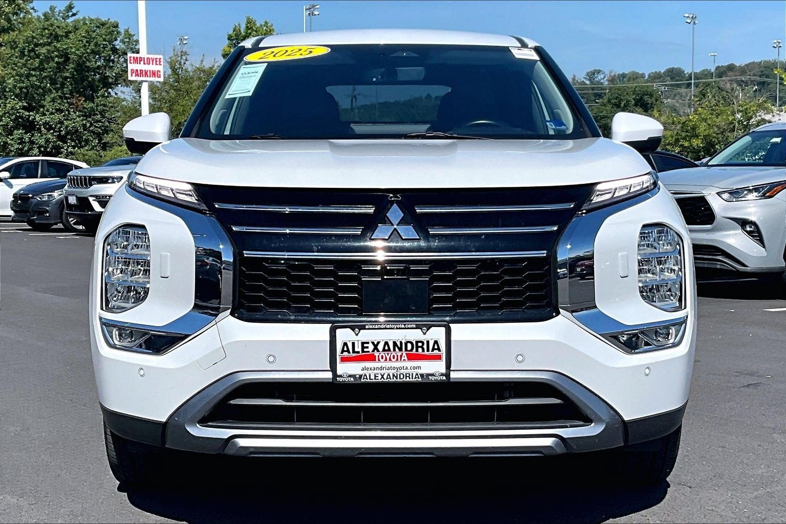 2025 Mitsubishi Outlander SE