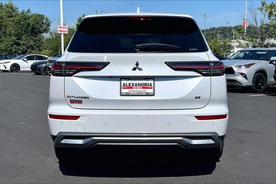 2025 Mitsubishi Outlander SE
