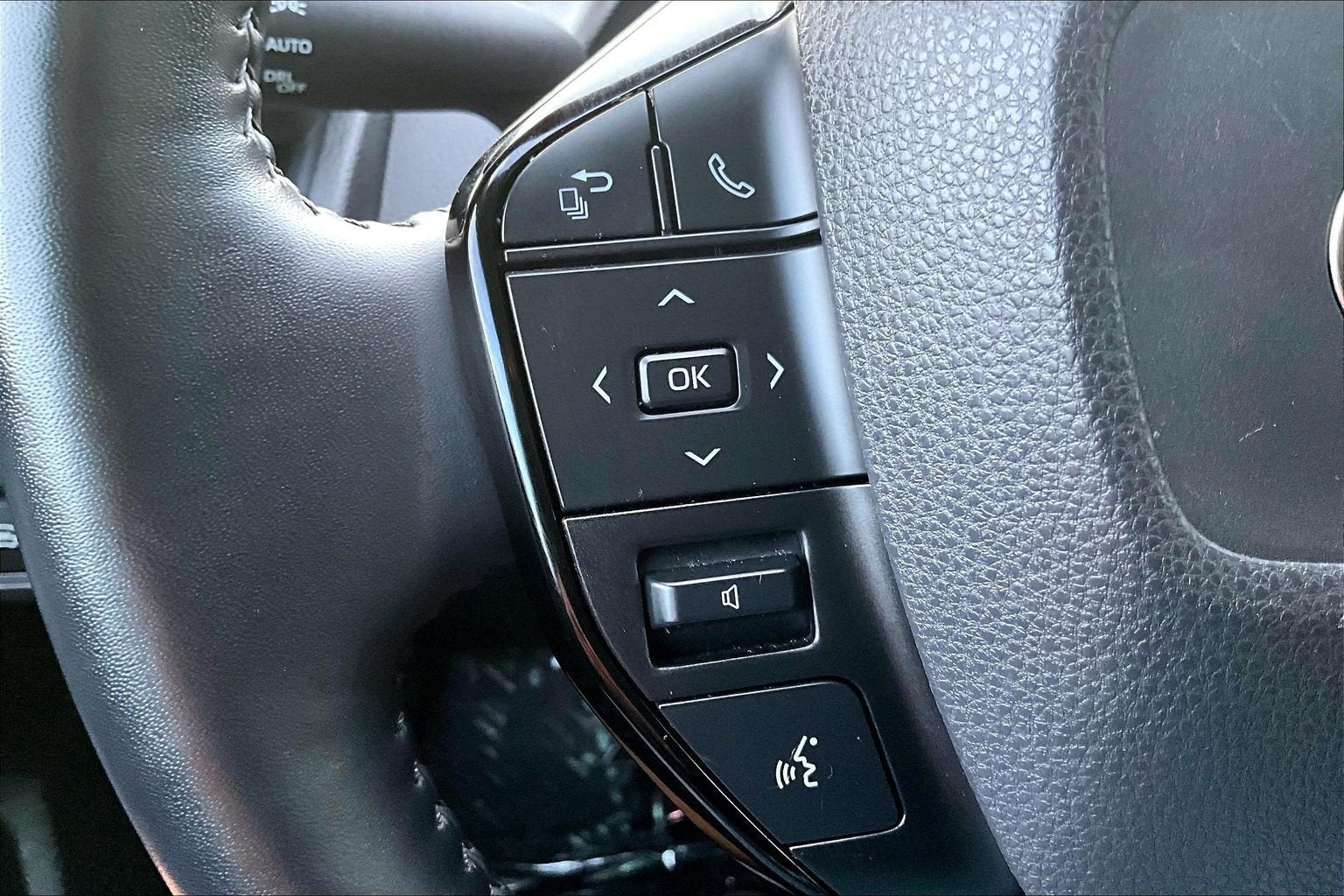 2025 Toyota Prius XLE