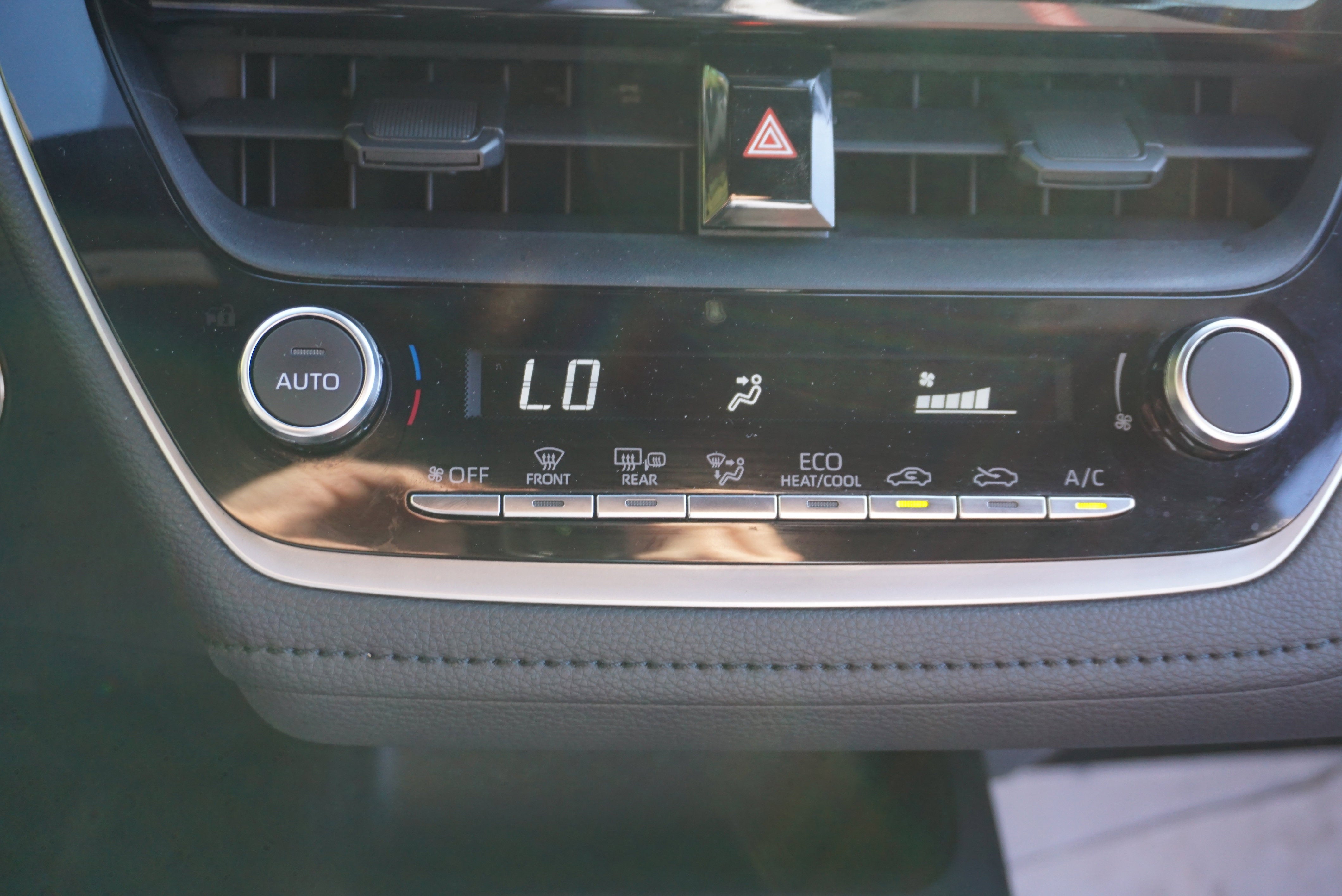 2025 Toyota Corolla Hybrid SE