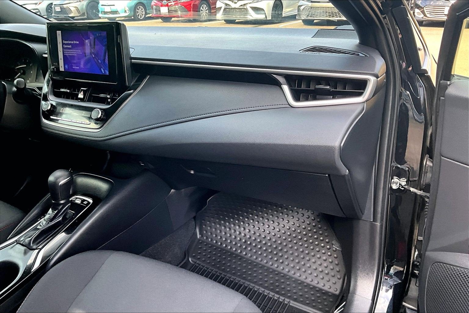 2025 Toyota Corolla SE - Photo 15