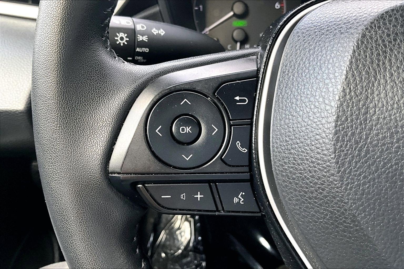 2025 Toyota Corolla SE - Photo 17