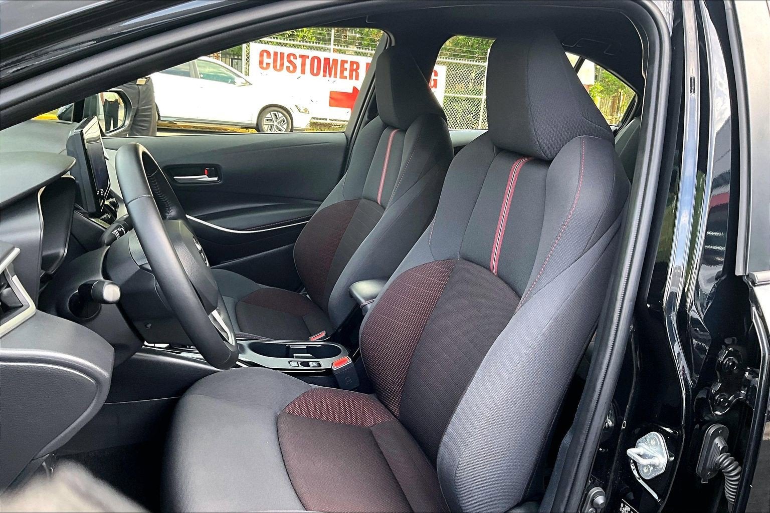 2025 Toyota Corolla SE - Photo 23