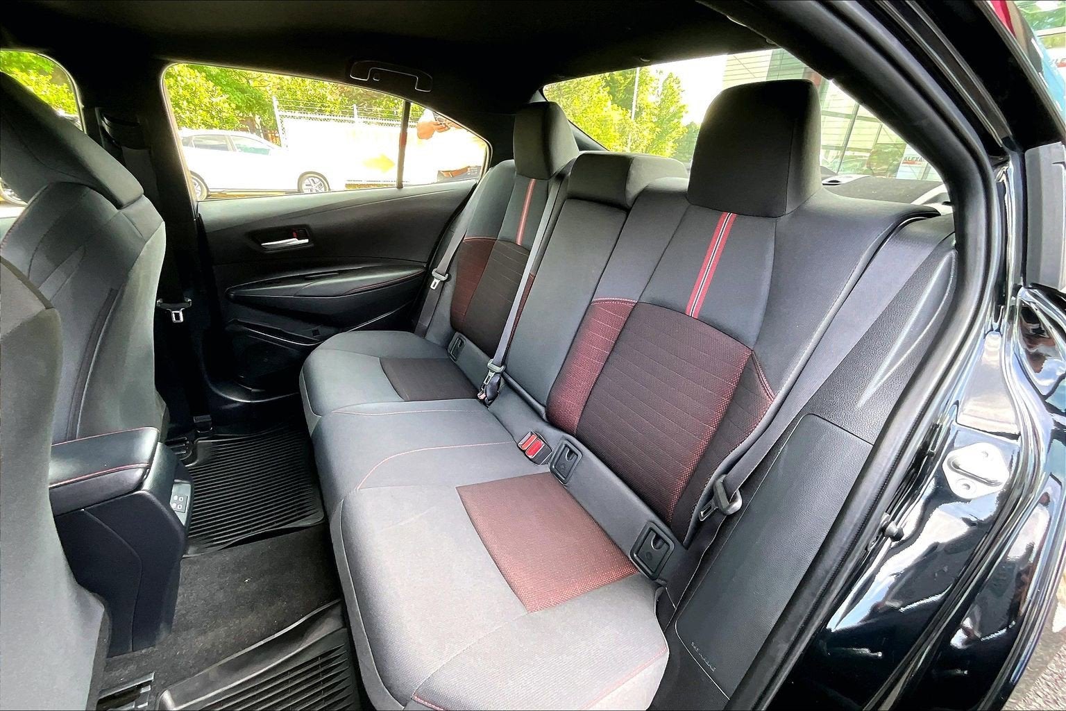2025 Toyota Corolla SE - Photo 24