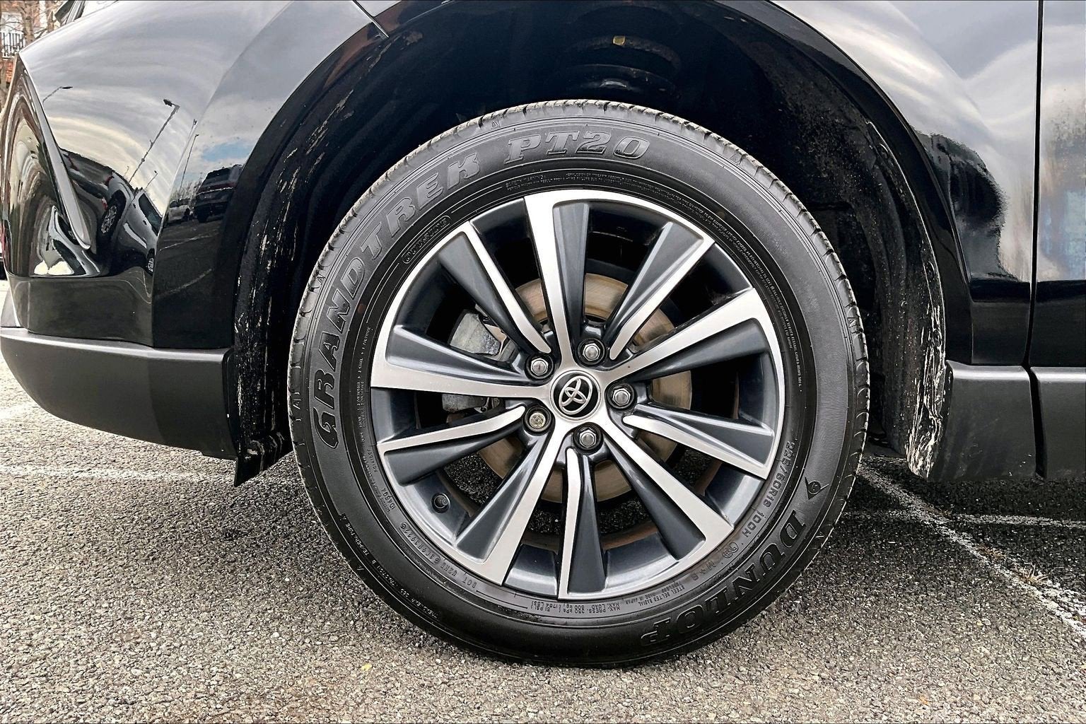 2023 Toyota Venza LE